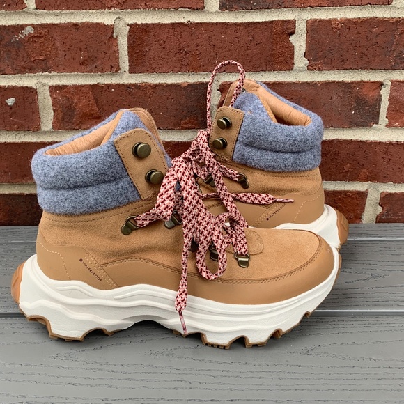 Sorel Kinetic Breakthru Conquest Waterproof Boots - Picture 11 of 13